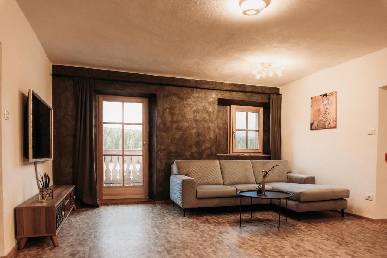Ban Hilba Apartment Falzes Exterior photo